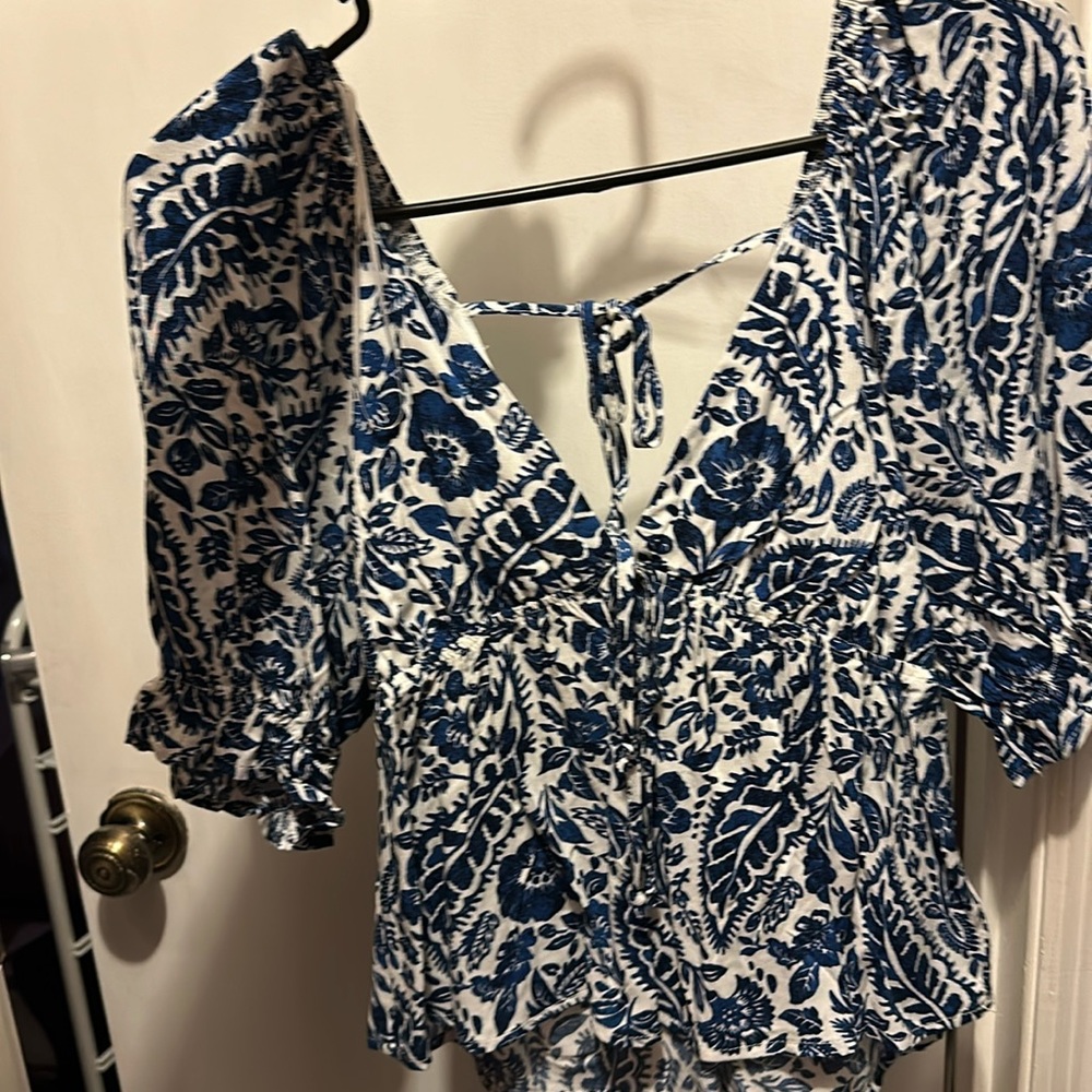 blue blouse